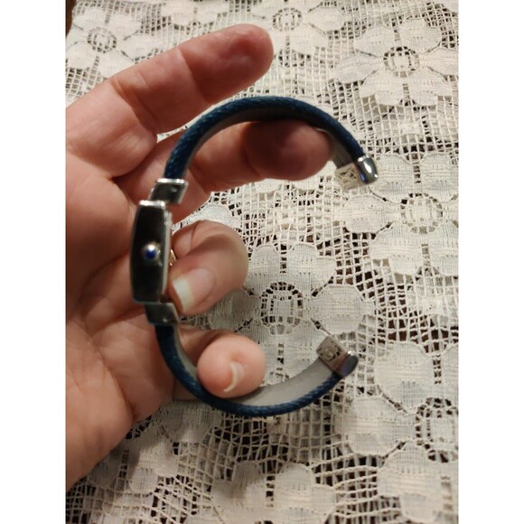 JOAN RIVERS Classics Denim Cuff CRYSTALS Band Quartz Women's Watch New Battery - Picture 6 of 6